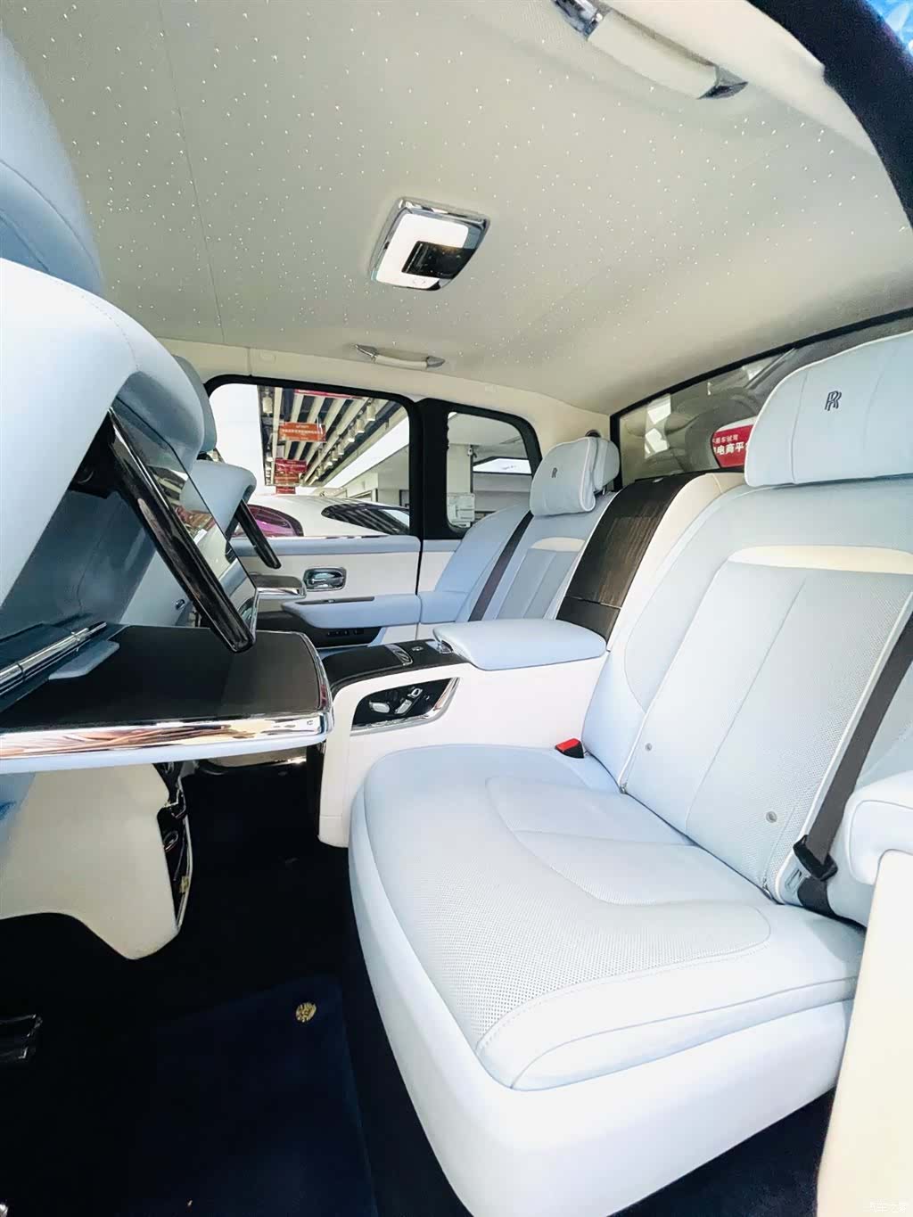 Rolls-Royce Cullinan, 2022 все фото