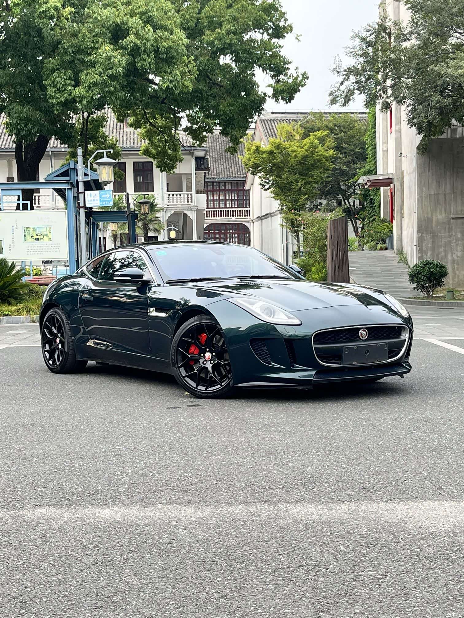 Jaguar F-TYPE, 2015 3