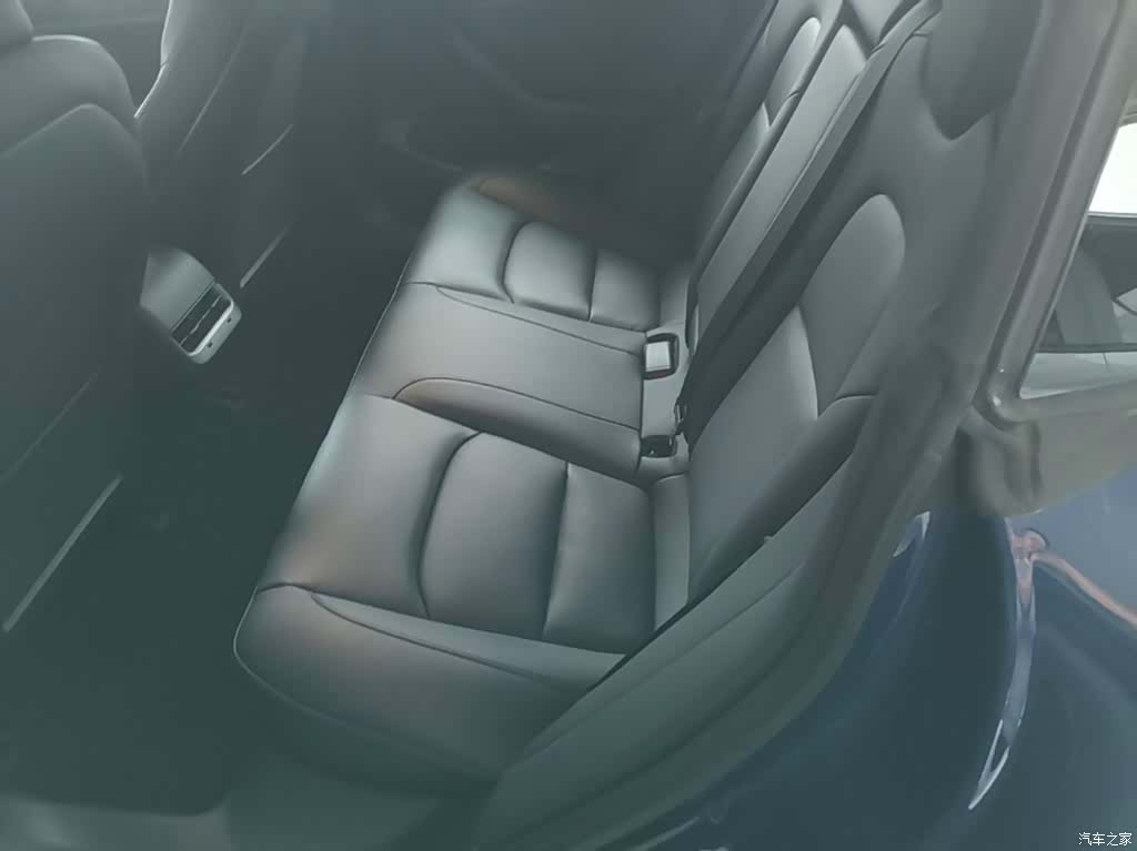 Tesla Model 3, 2020 17