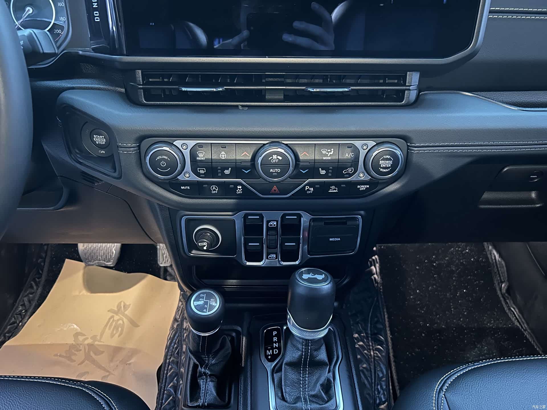 Jeep Wrangler, 2024 10