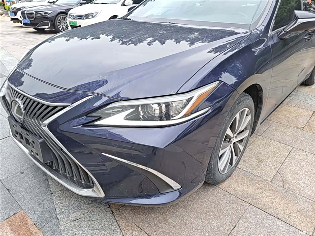 Lexus ES, 2019 21