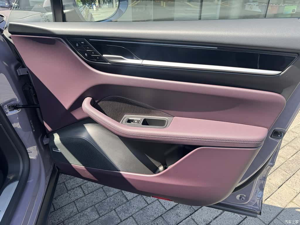 Porsche Macan, 2025 14