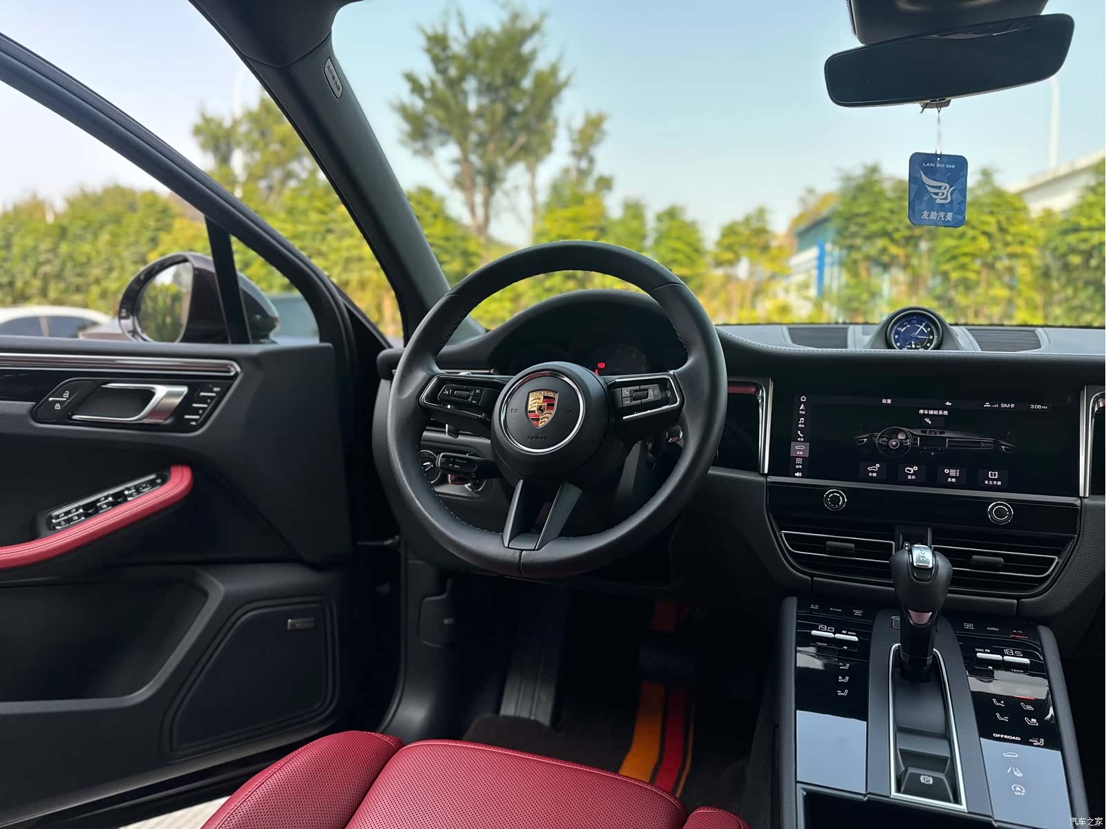 Porsche Macan, 2024 7