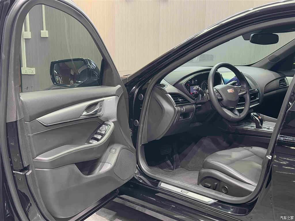 Cadillac CT5, 2021 4