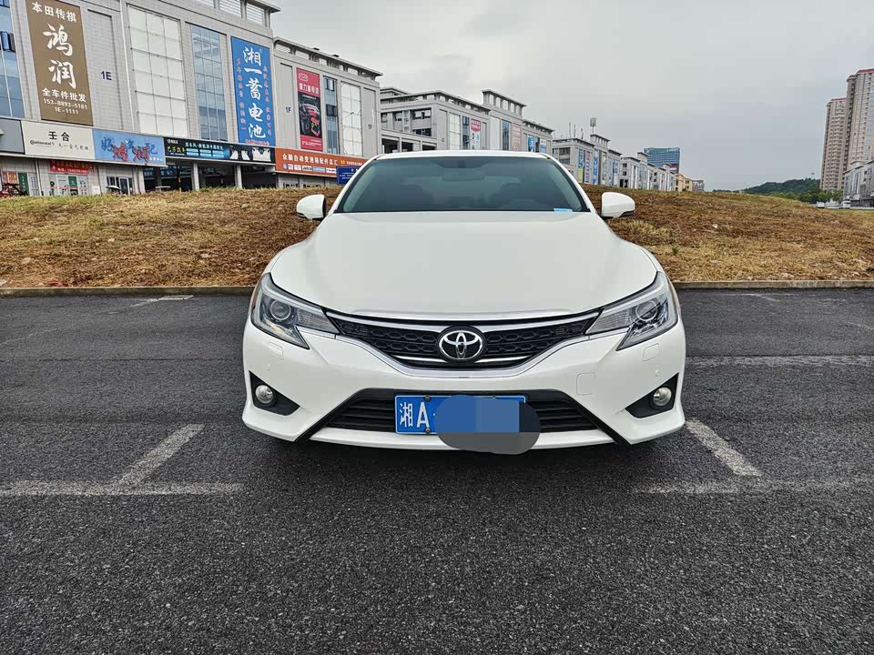 Toyota Reiz
