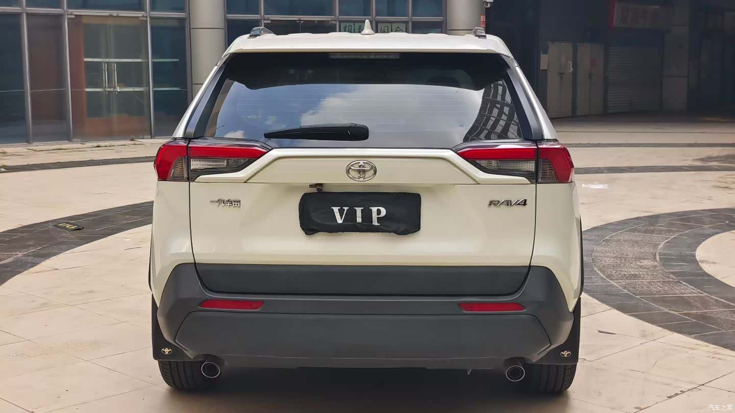 Toyota RAV4, 2021 все фото