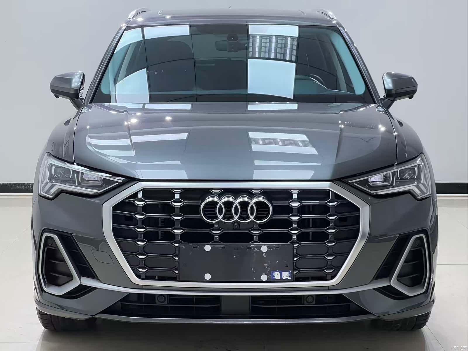 Audi Q3, 2023 2