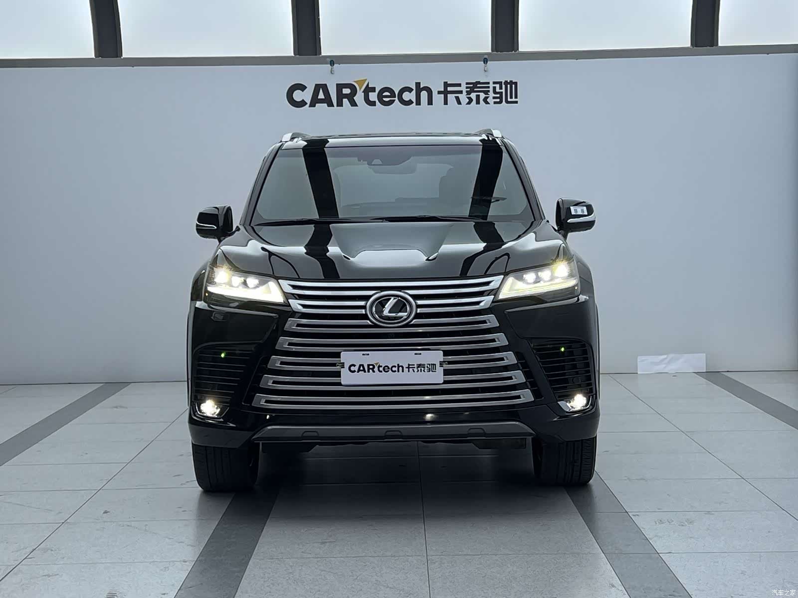 Lexus LX, 2023 2