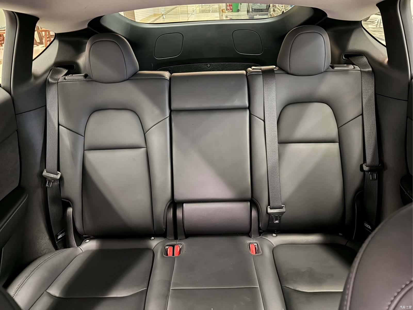 Tesla Model Y, 2022 12