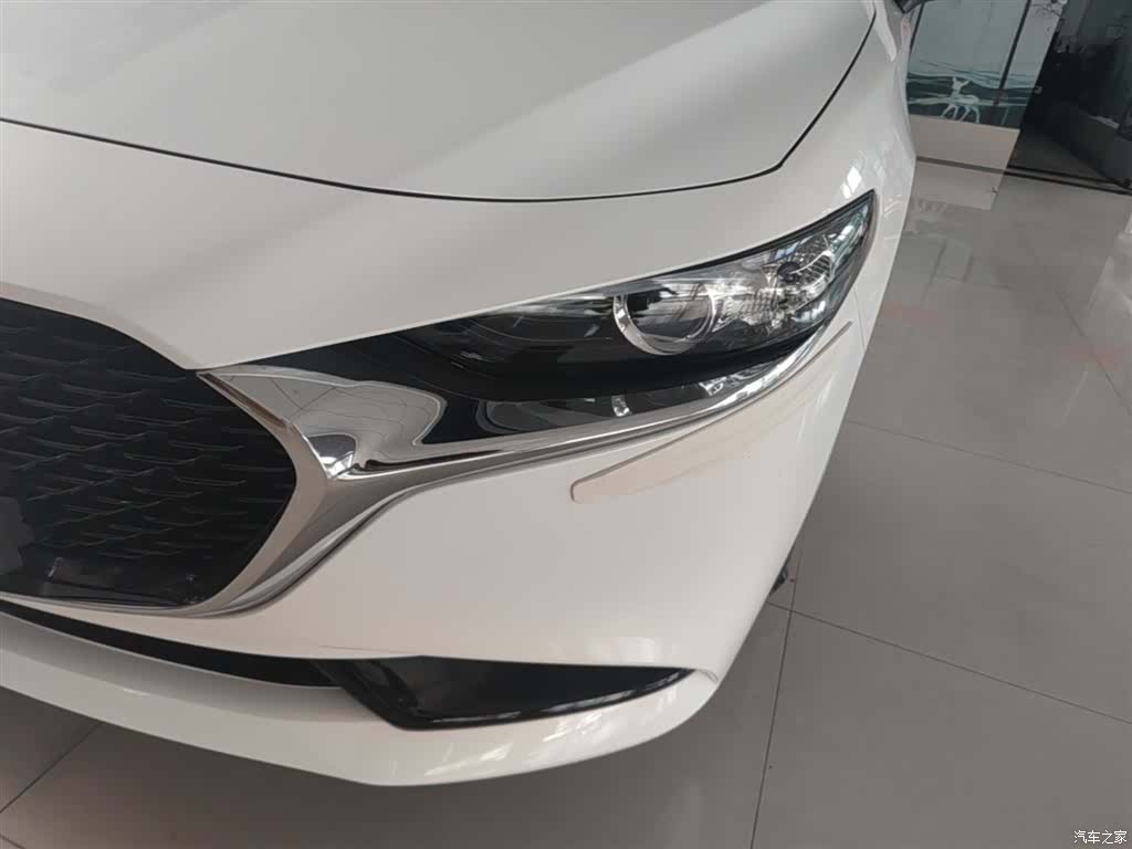 Mazda Mazda3, 2025 24