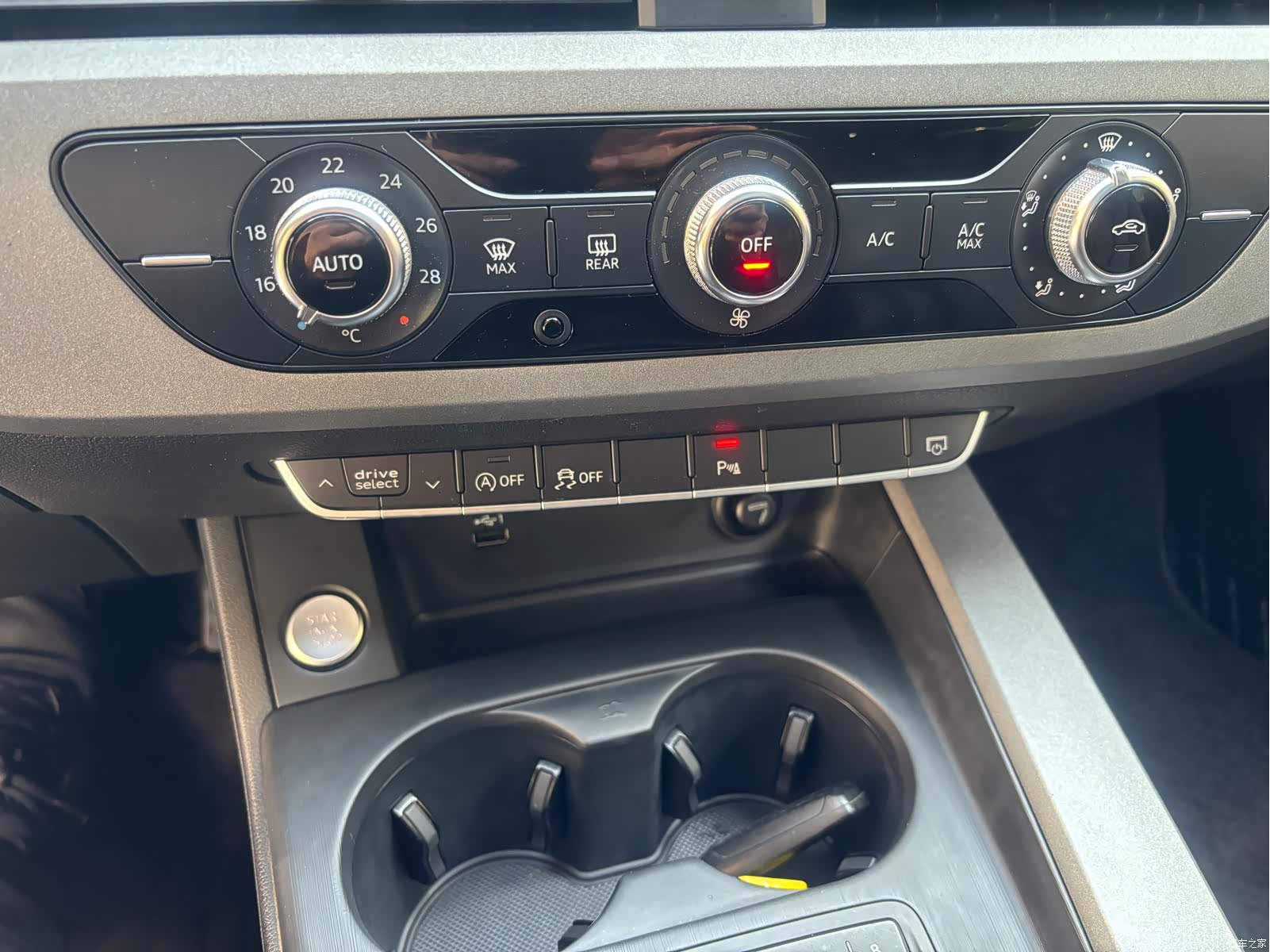 Audi A4L, 2019 7