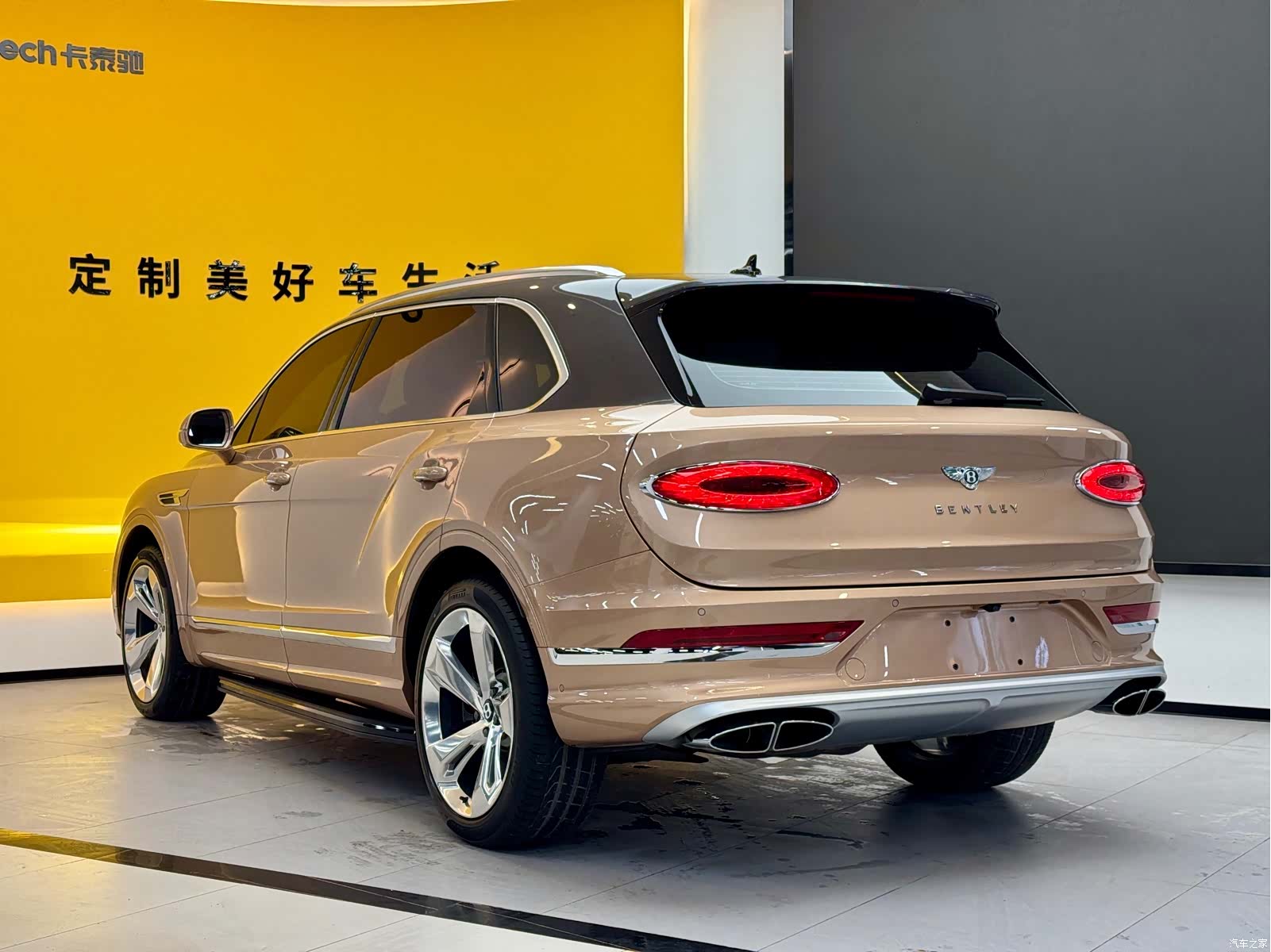 Bentley Bentayga, 2023 все фото