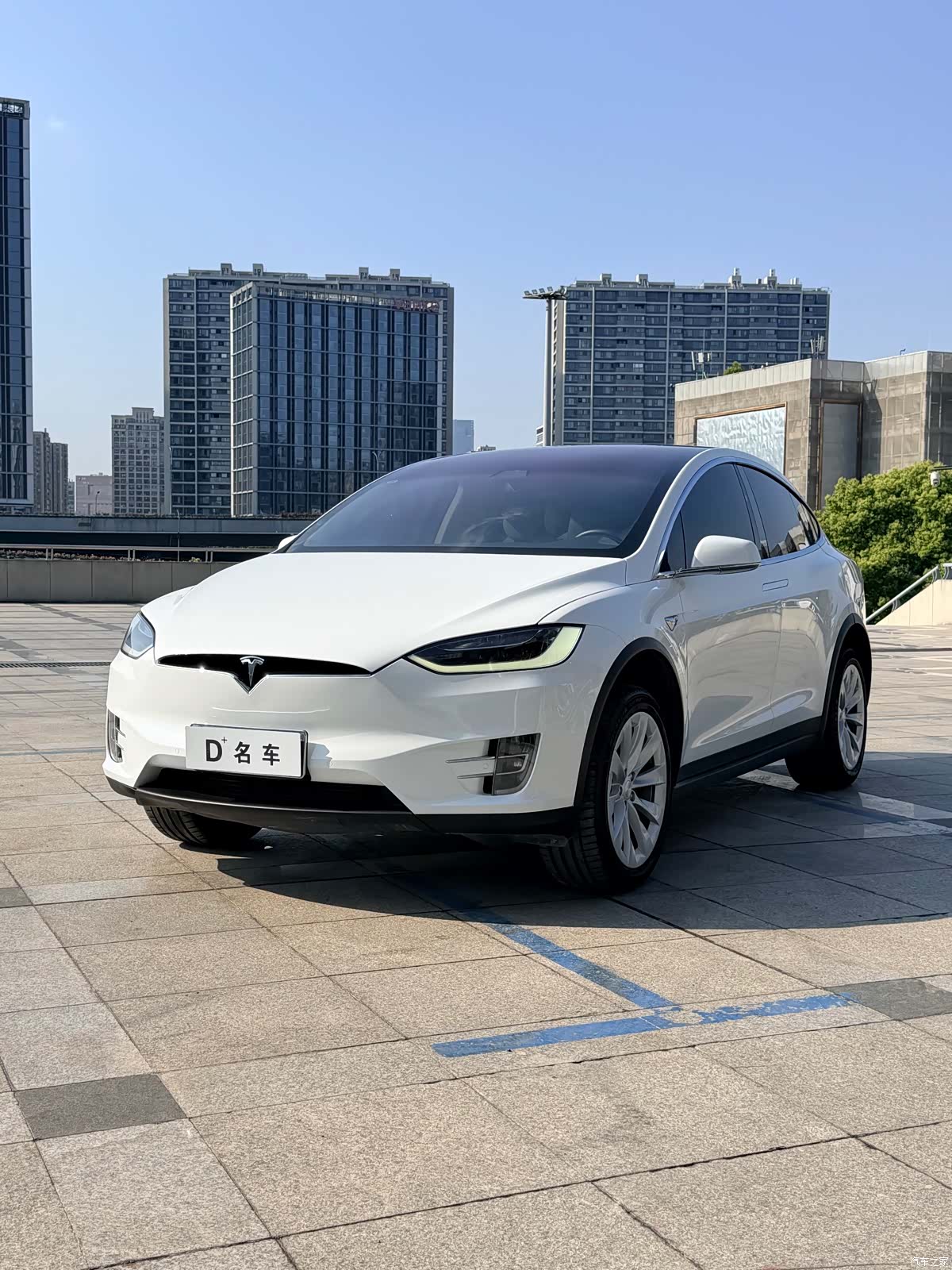 Tesla Model X, 2017 1