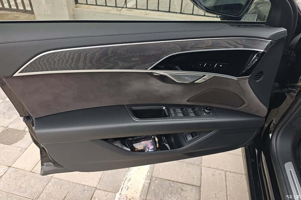 Audi A8L, 2023 7