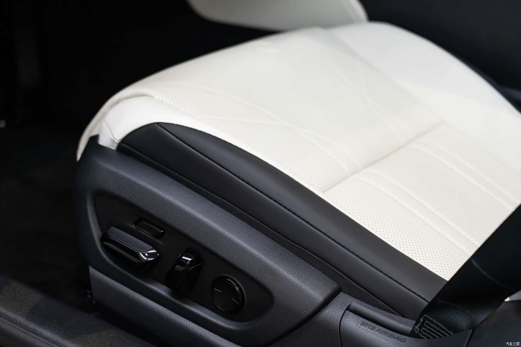 Lexus ES, 2025 22