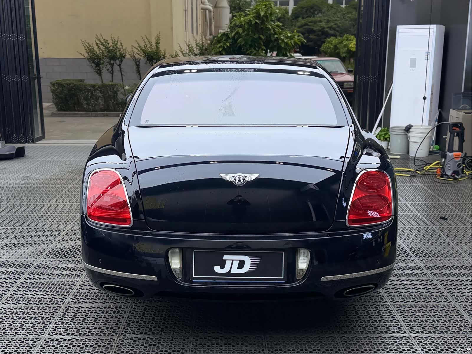Bentley Flying Spur, 2011 8