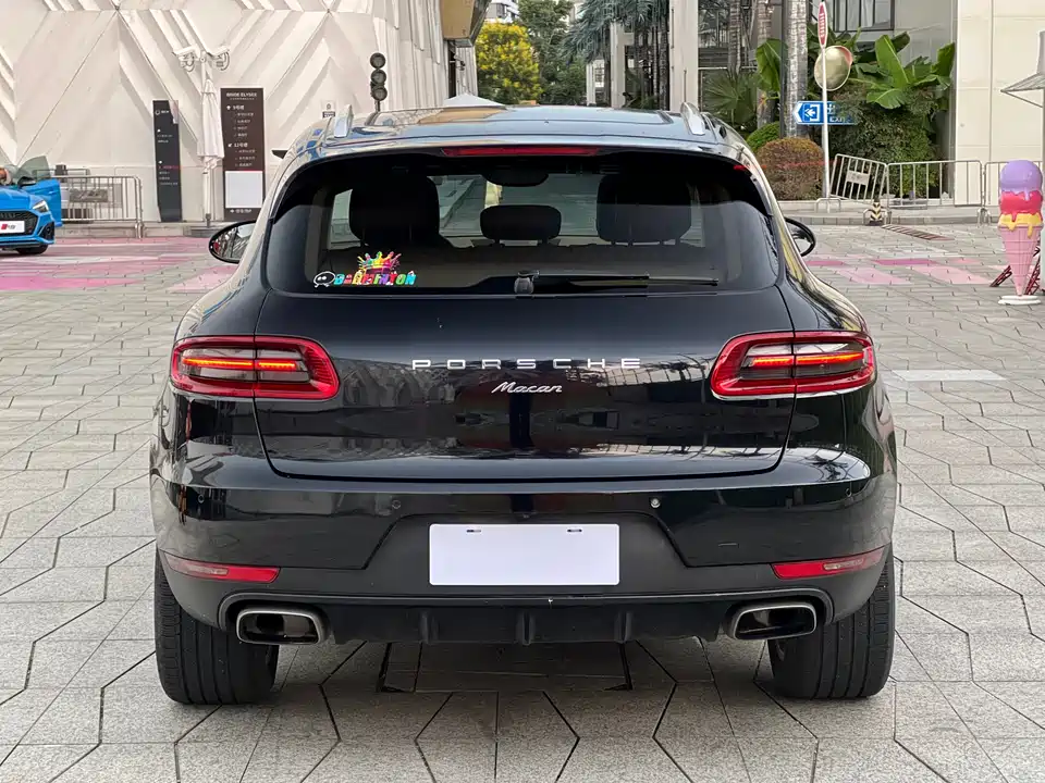 Porsche Macan