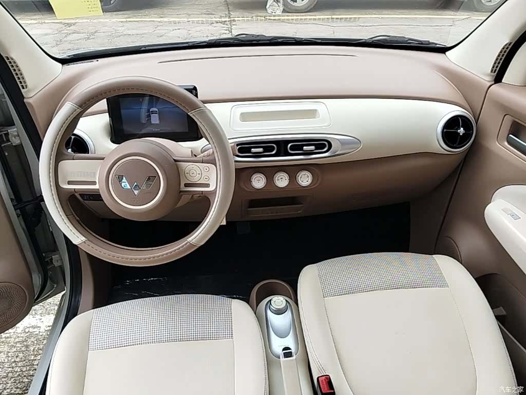 Wuling MINIEV, 2025 10