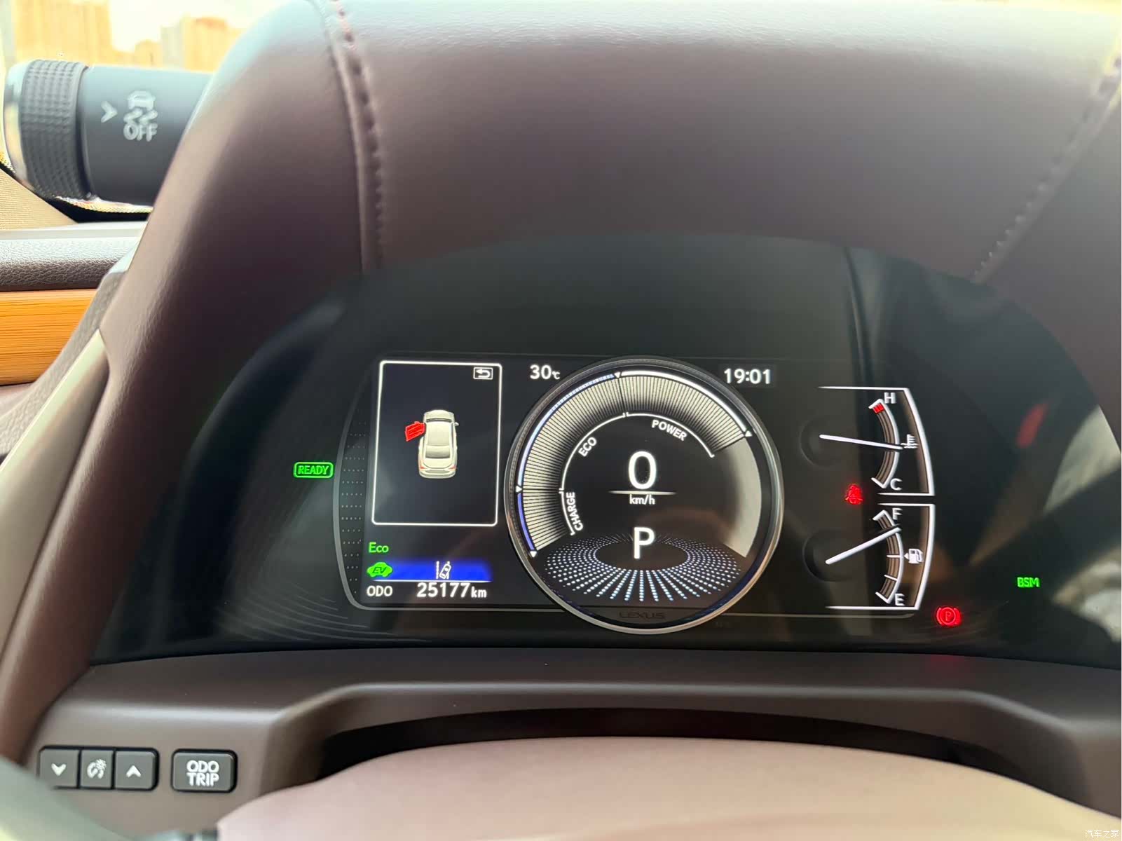 Lexus ES, 2019 8