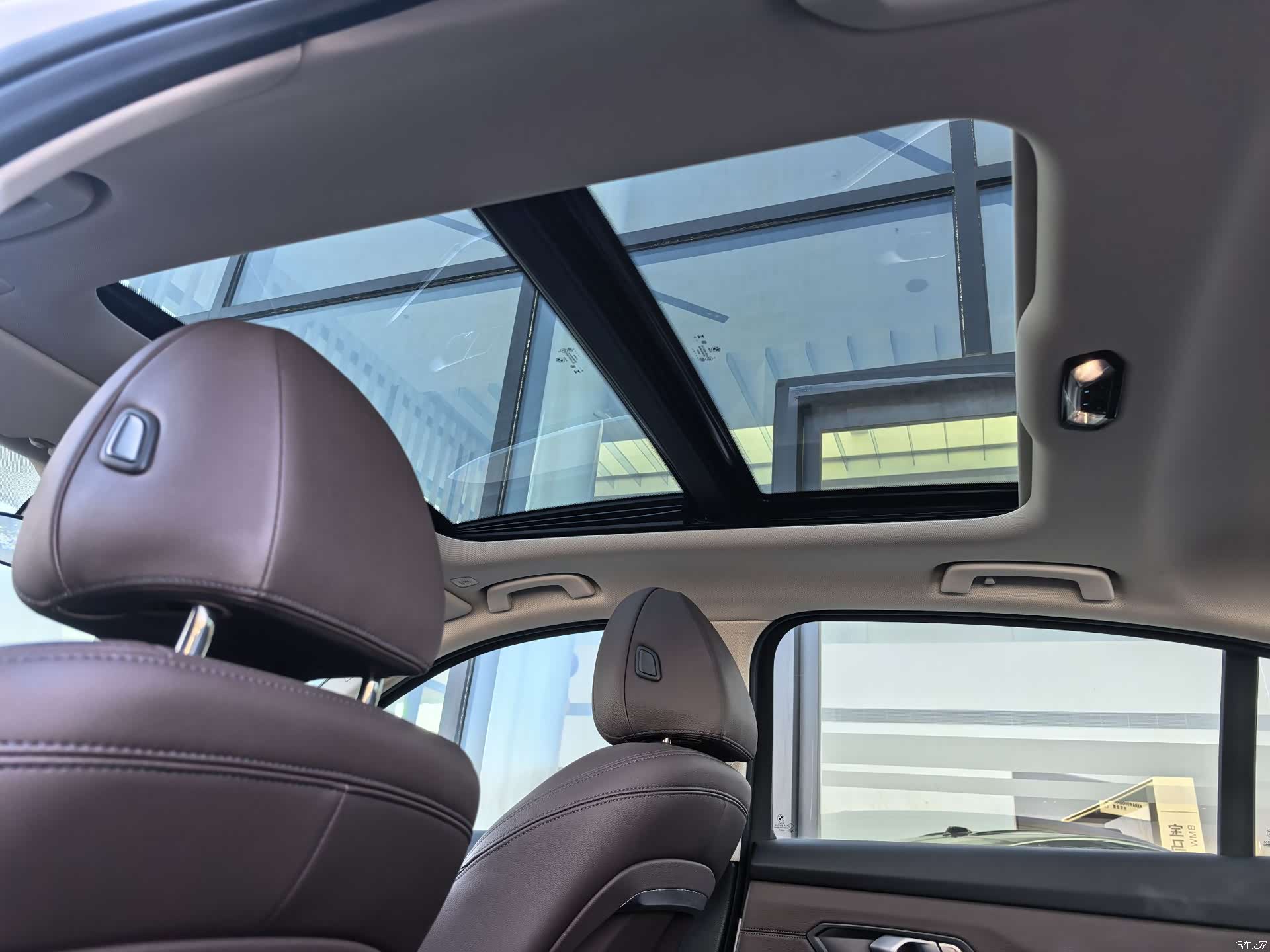 BMW 3 Series, 2025 11
