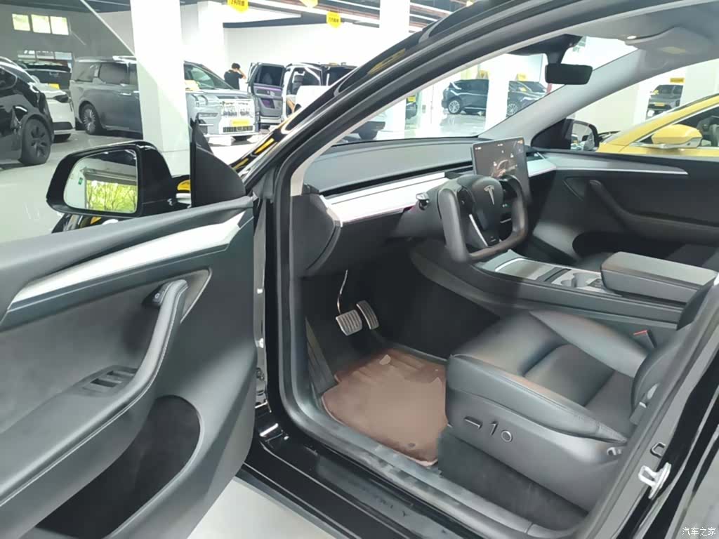 Model Y, 2023 12