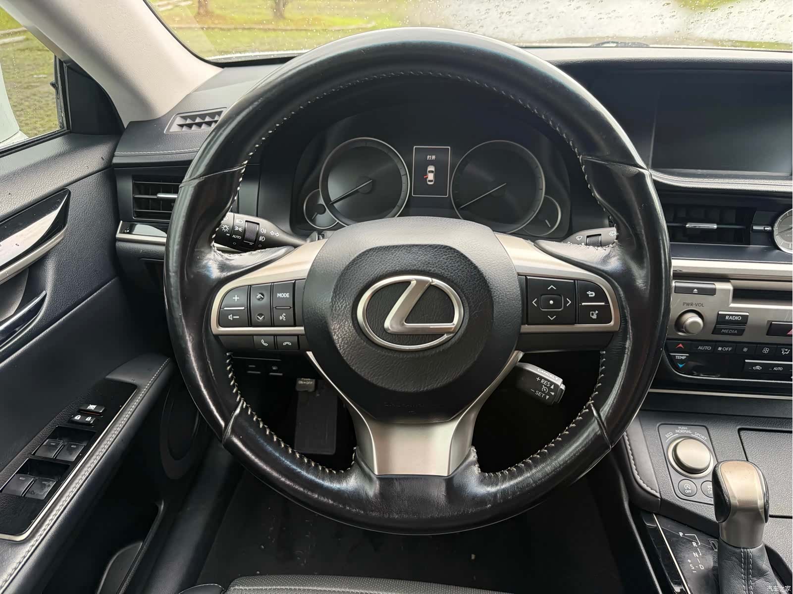 Lexus ES, 2017 8
