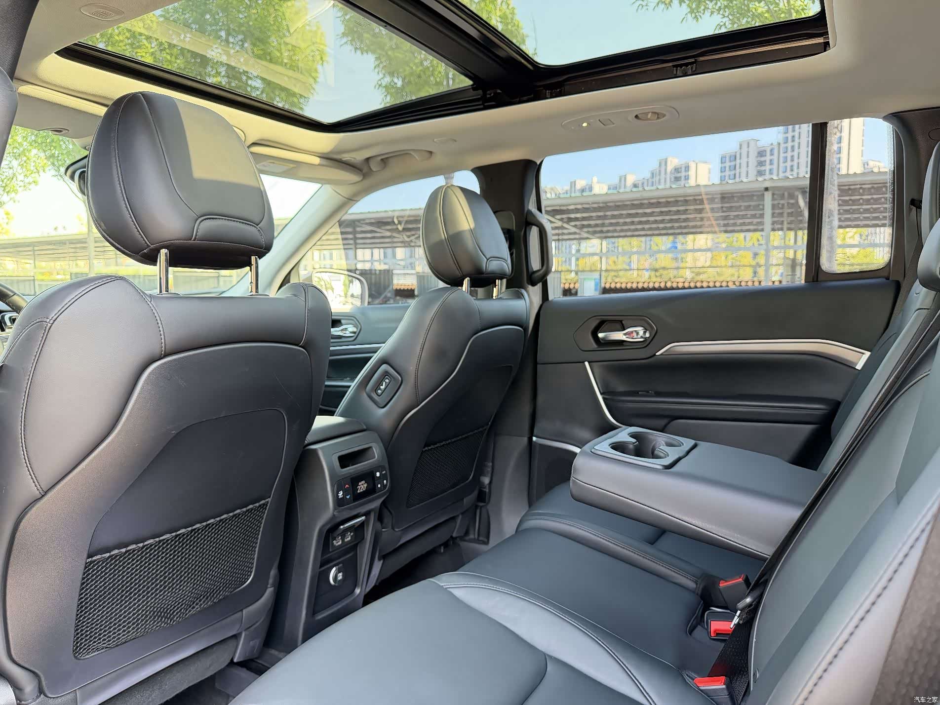 Jeep Grand Commander, 2019 11