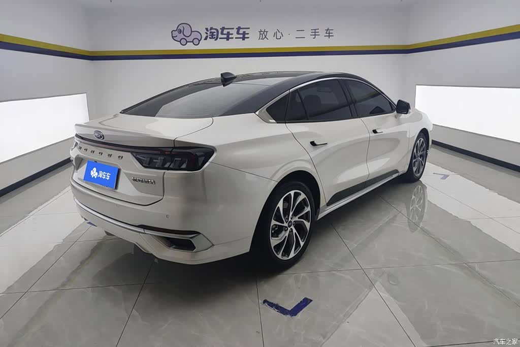 Ford Mondeo, 2023 3
