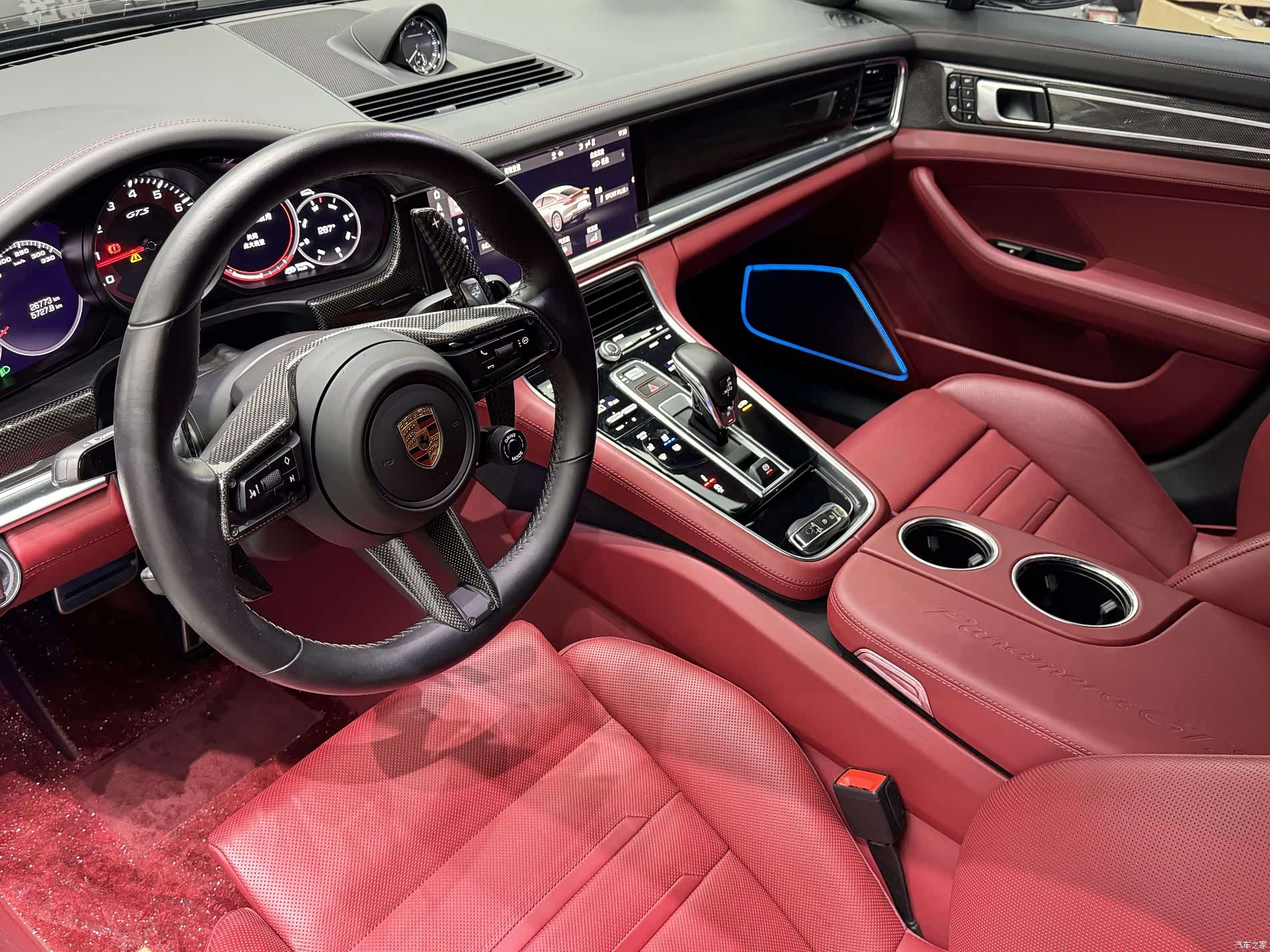 Porsche Panamera, 2023 все фото