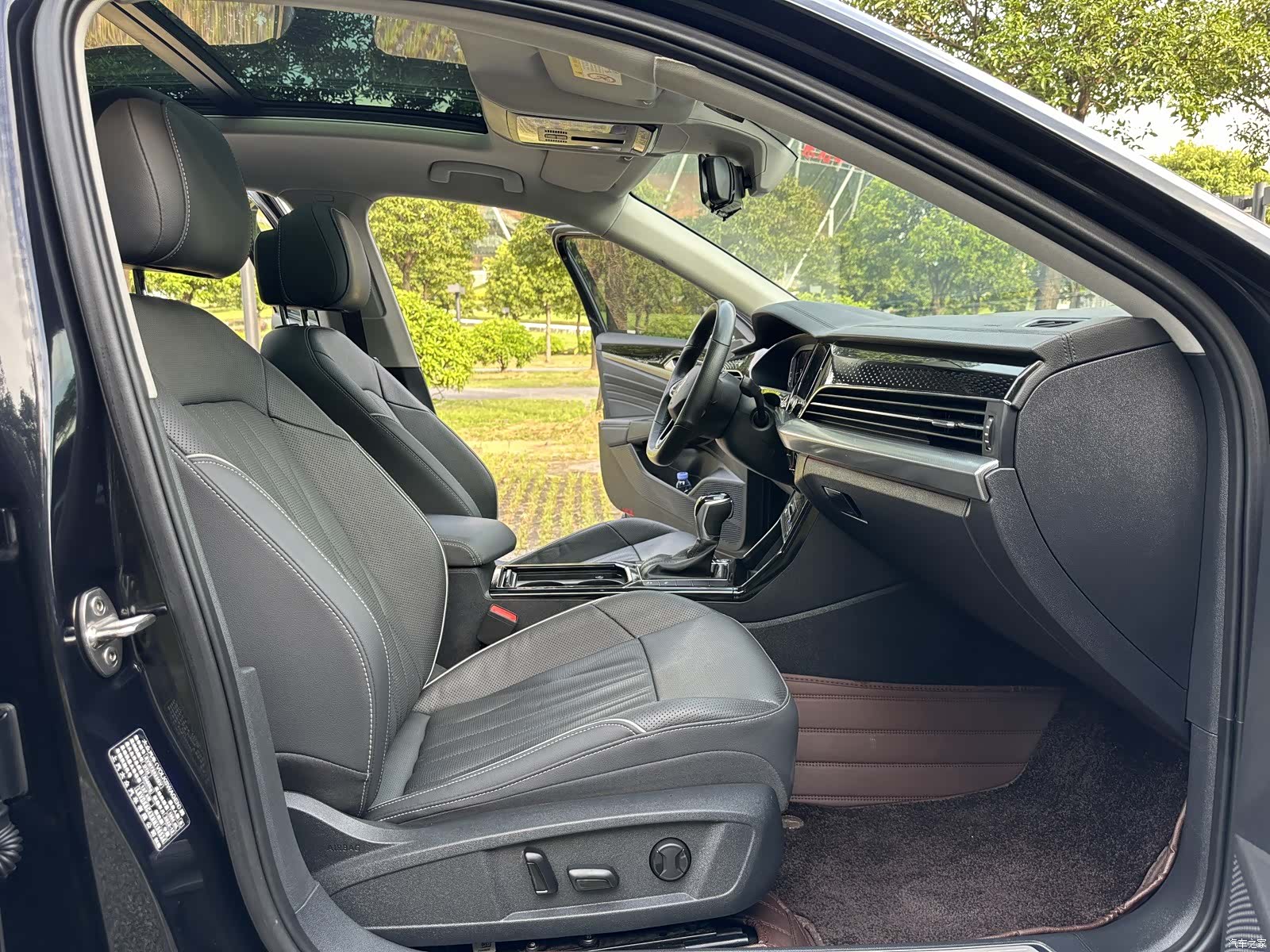 Volkswagen Passat, 2023 12