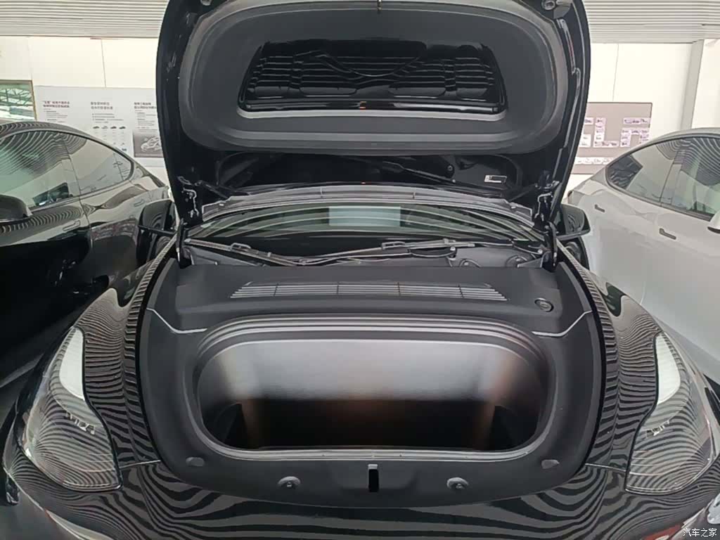 Tesla Model Y, 2022 20