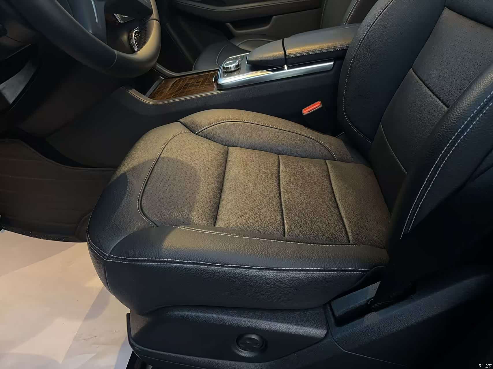 Mercedes-Benz M-Class, 2015 25