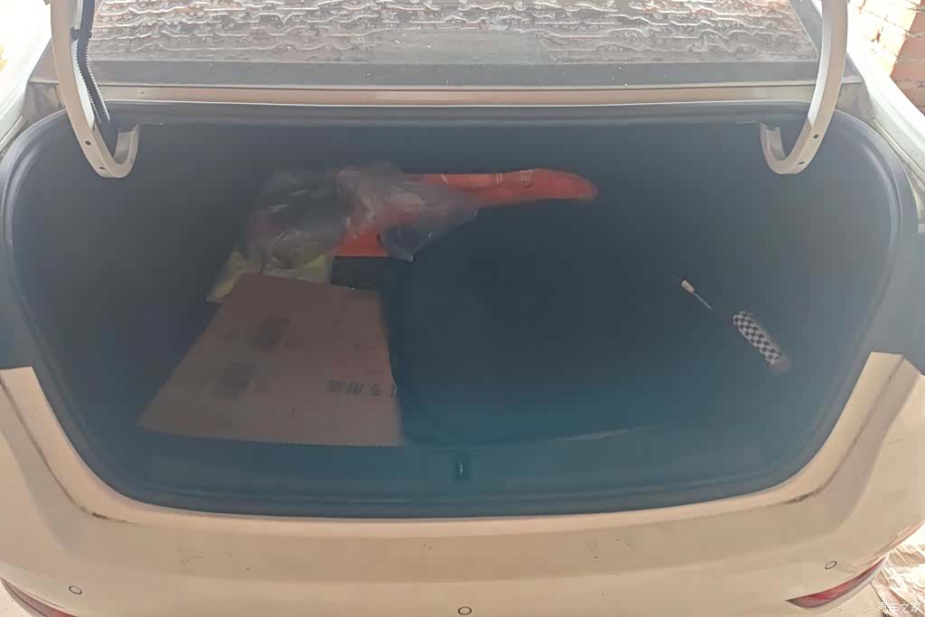 Roewe i5, 2020 4