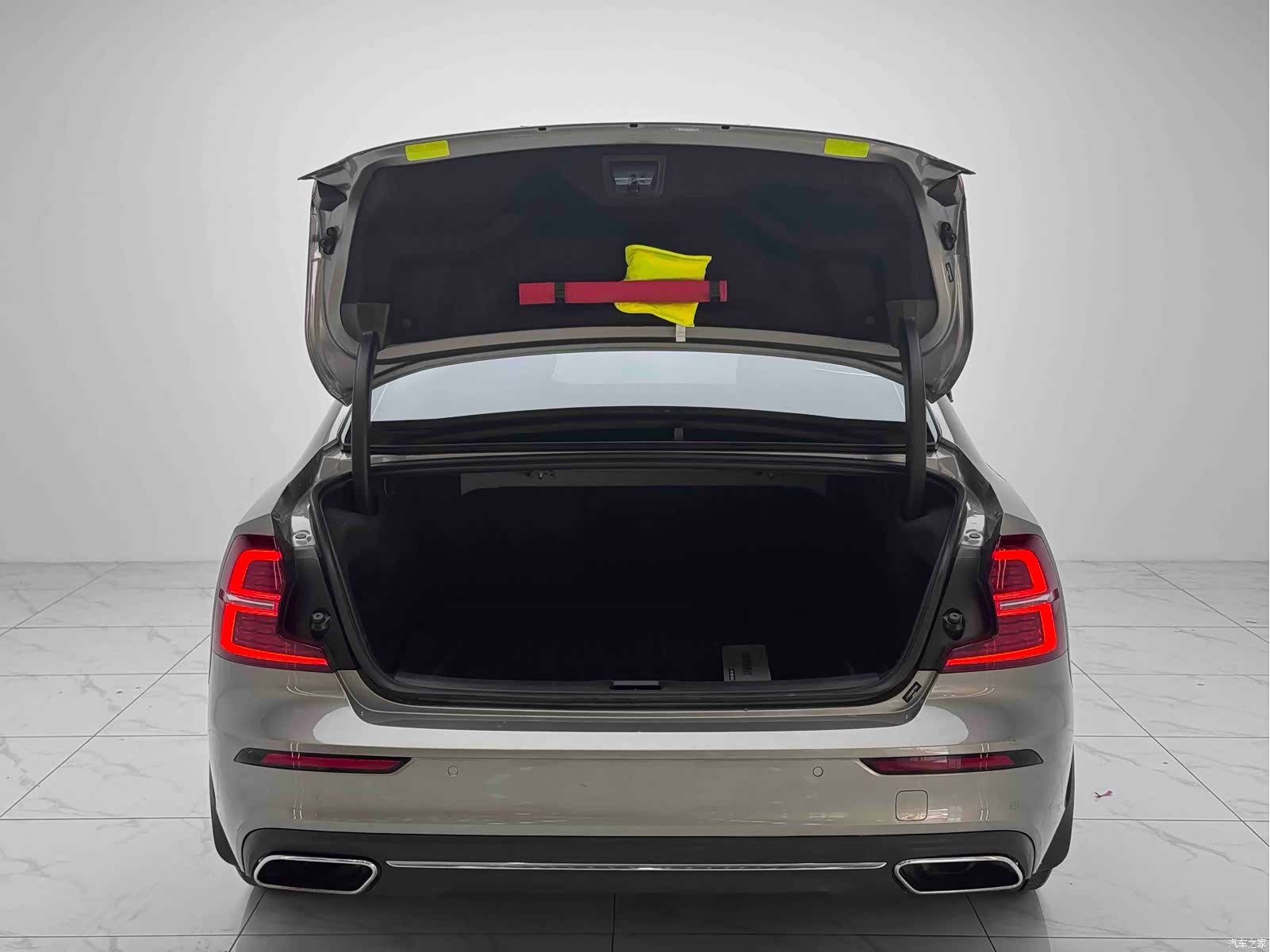 Volvo S60, 2022 15