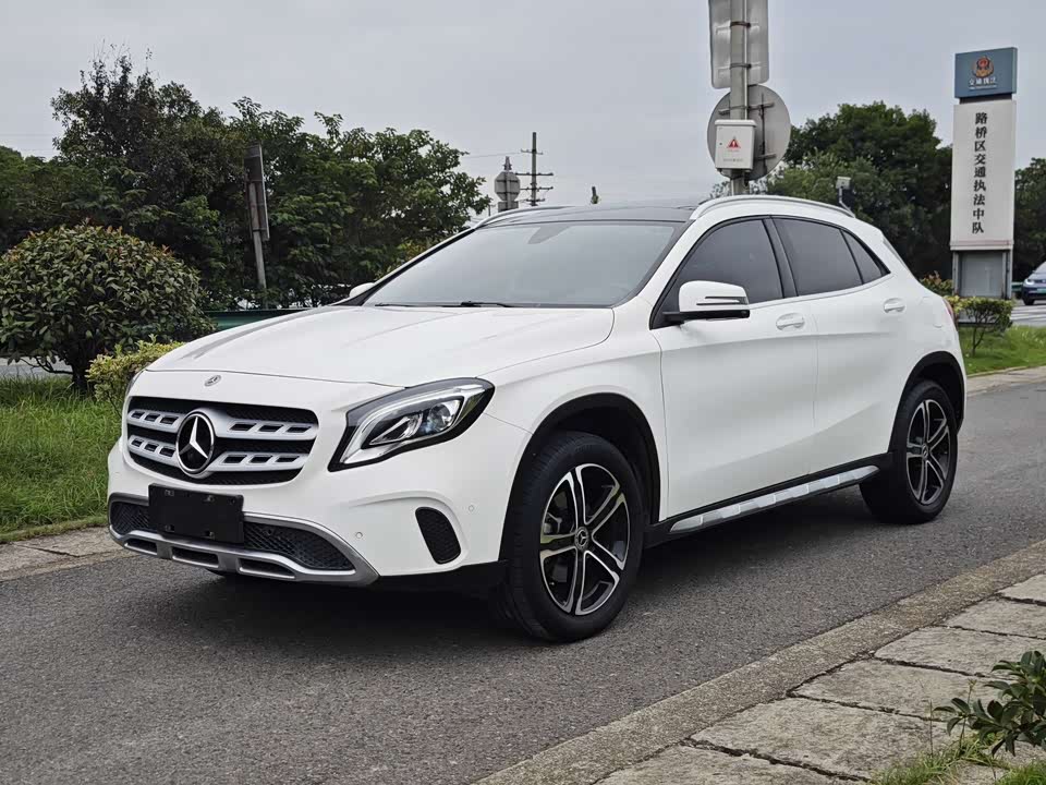 Mercedes-Benz GLA