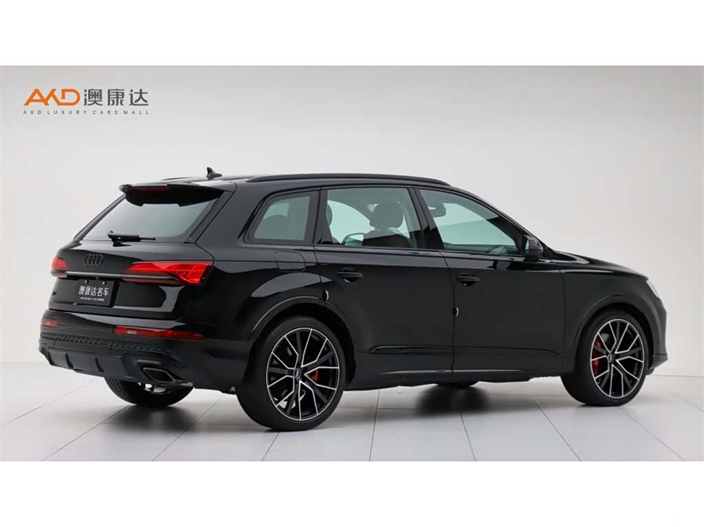 Audi Q7, 2025 3