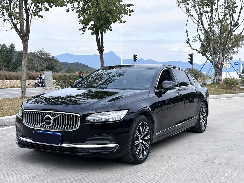 Volvo S90