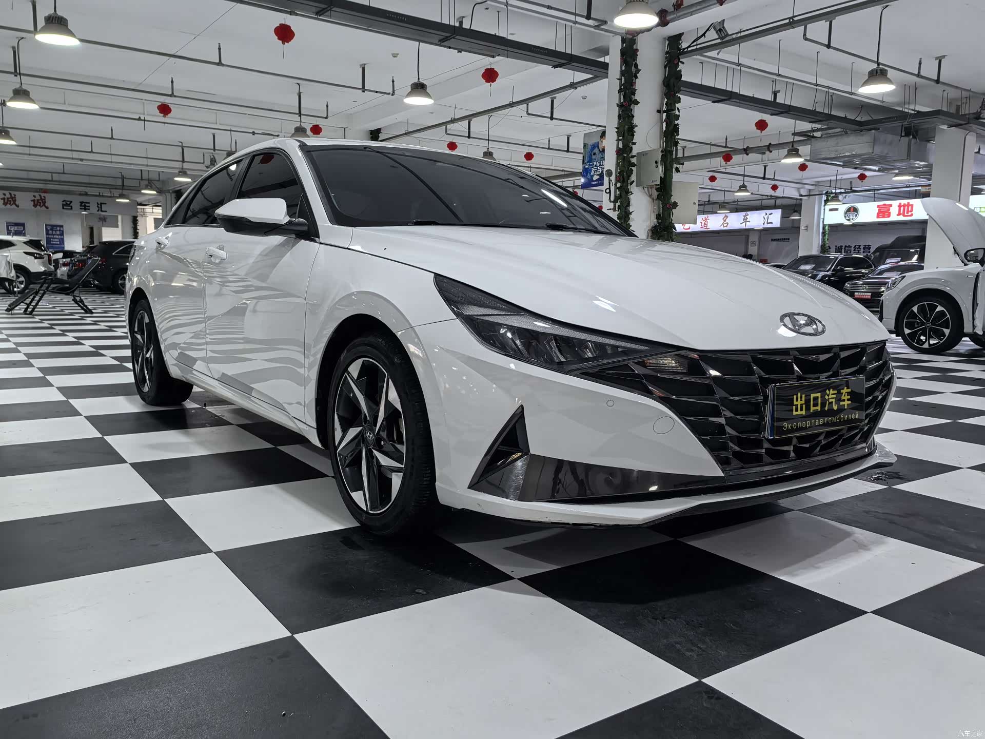 Hyundai Elantra, 2022 3