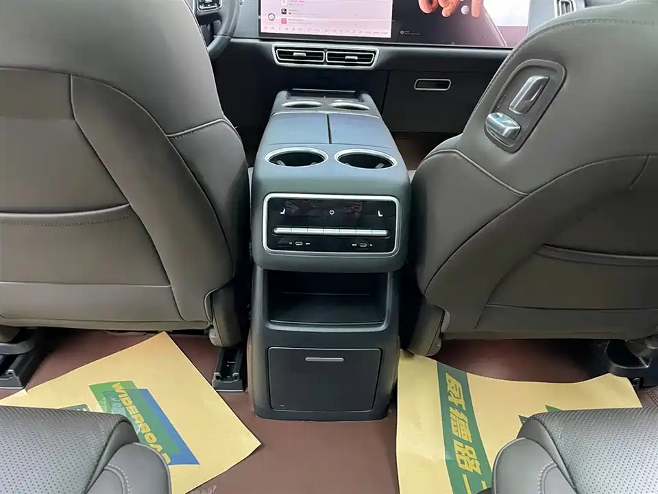 Li Auto Ideal L8