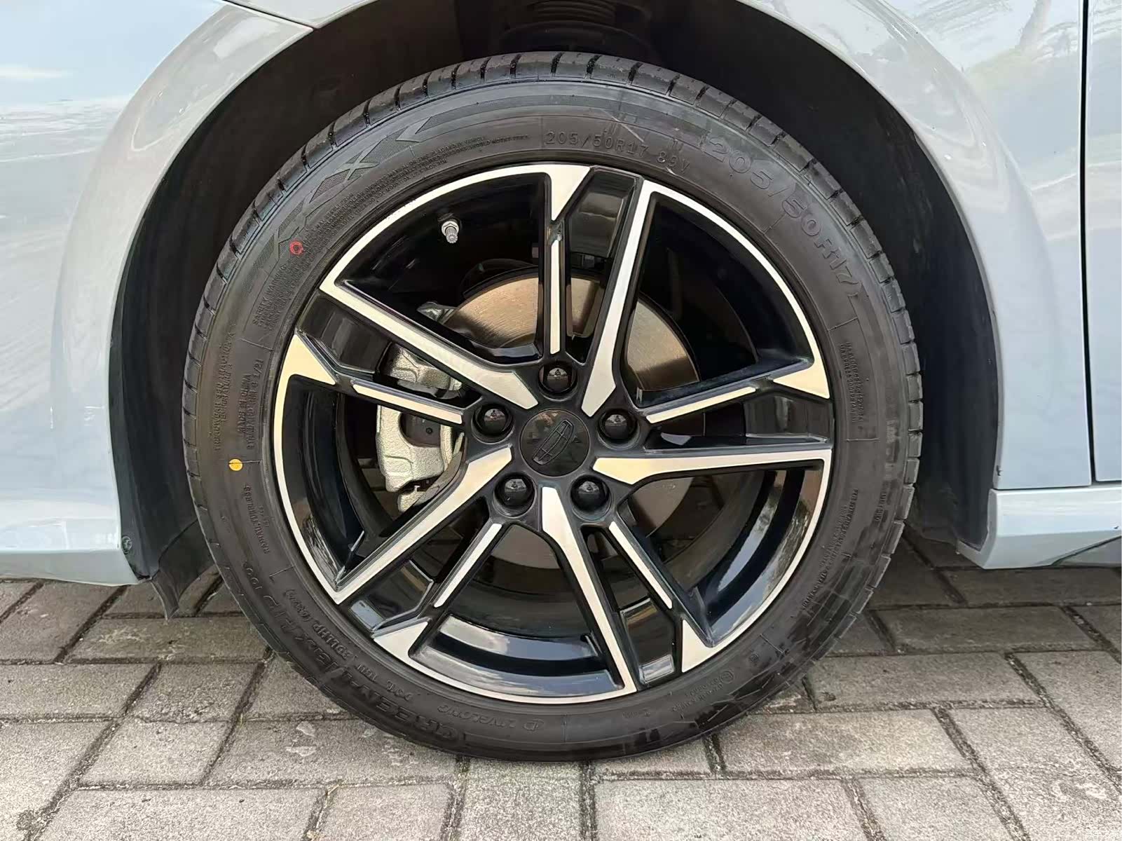 Geely Binray, 2025 22