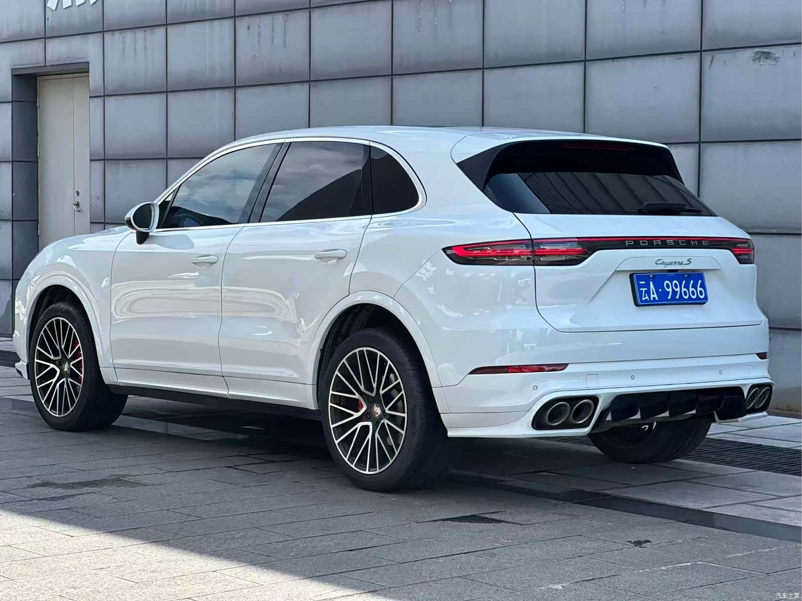 Porsche Cayenne, 2019 все фото