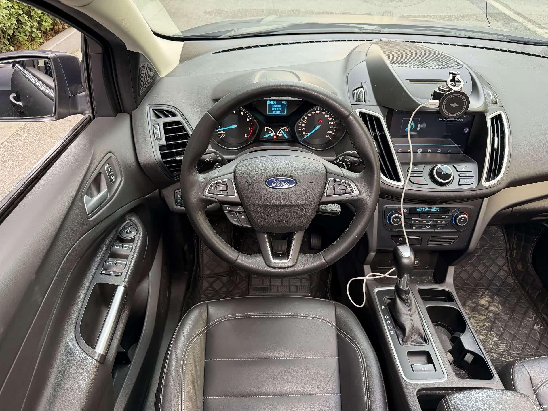 Ford Kuga, 2017 11