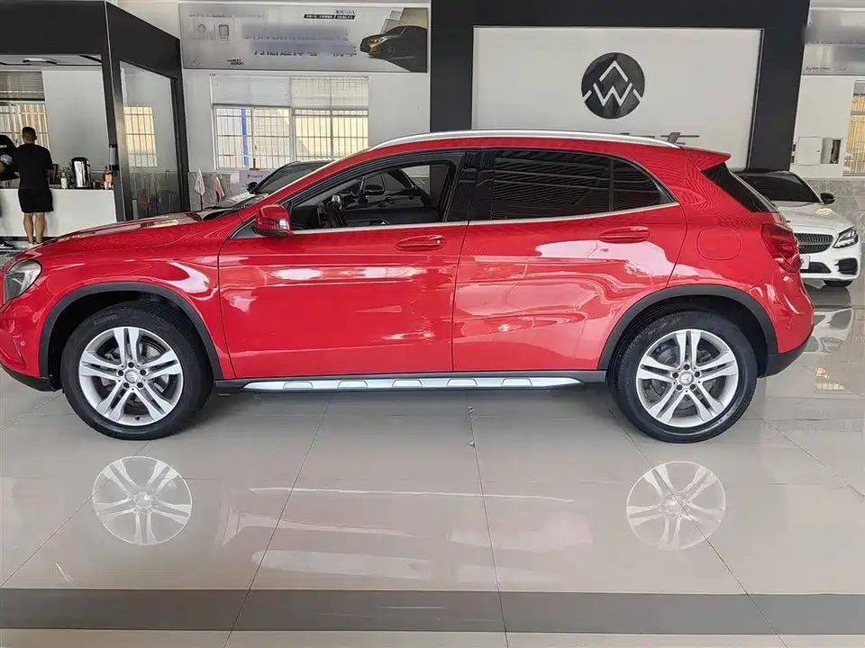 Mercedes-Benz GLA