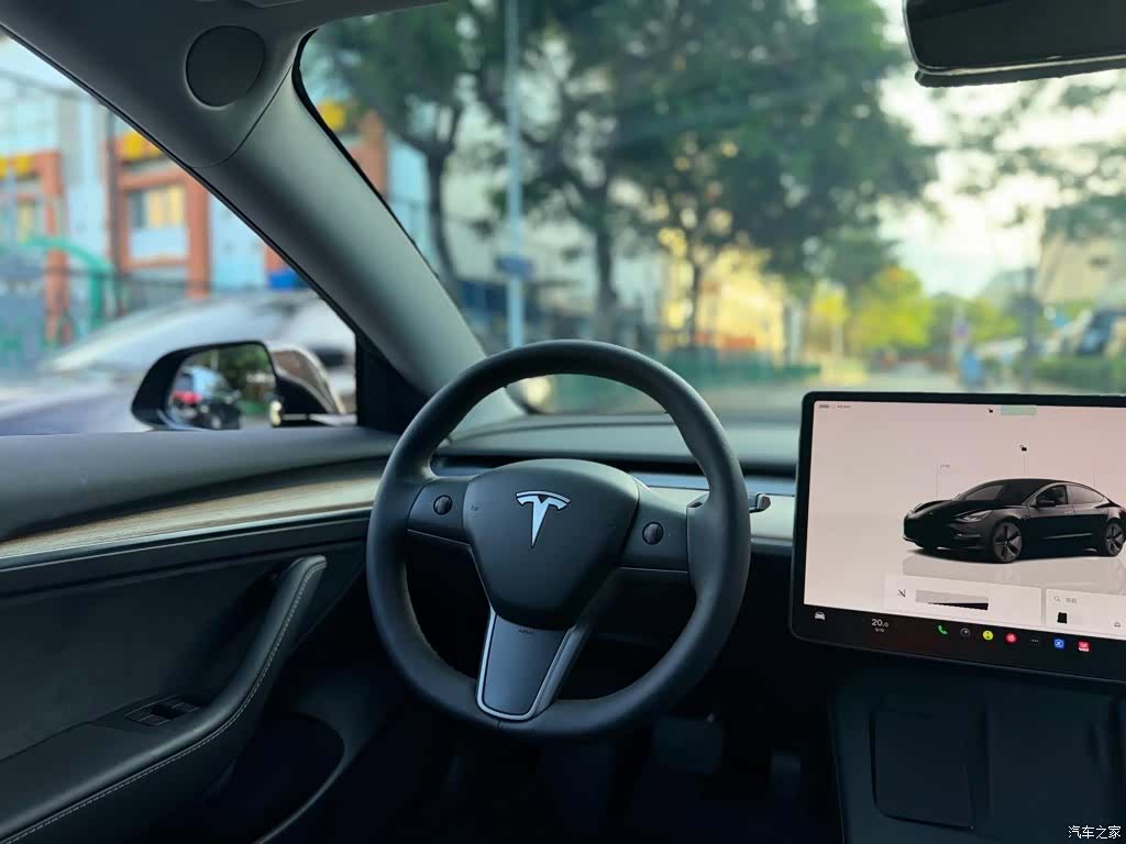 Tesla Model 3, 2022 7