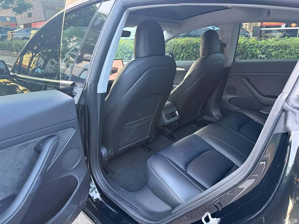 Tesla Model 3, 2022 все фото