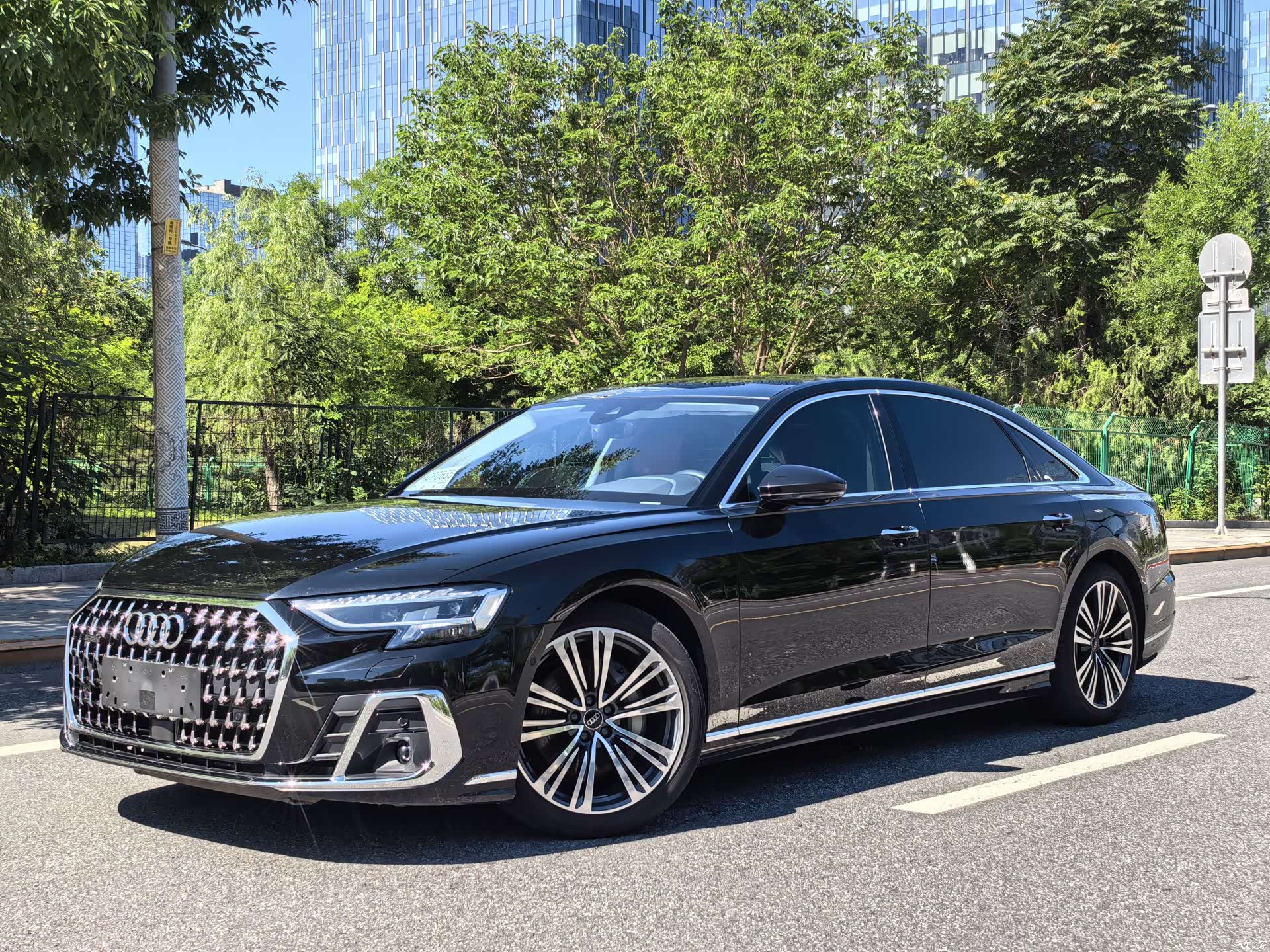 Audi A8L, 2024 1