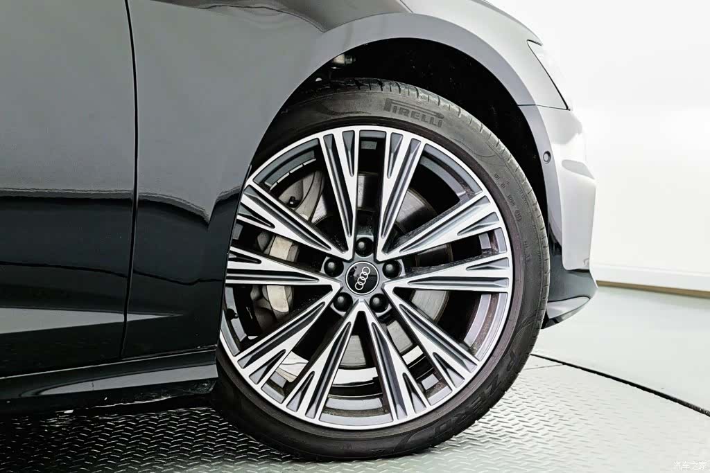Audi A6L, 2025 6