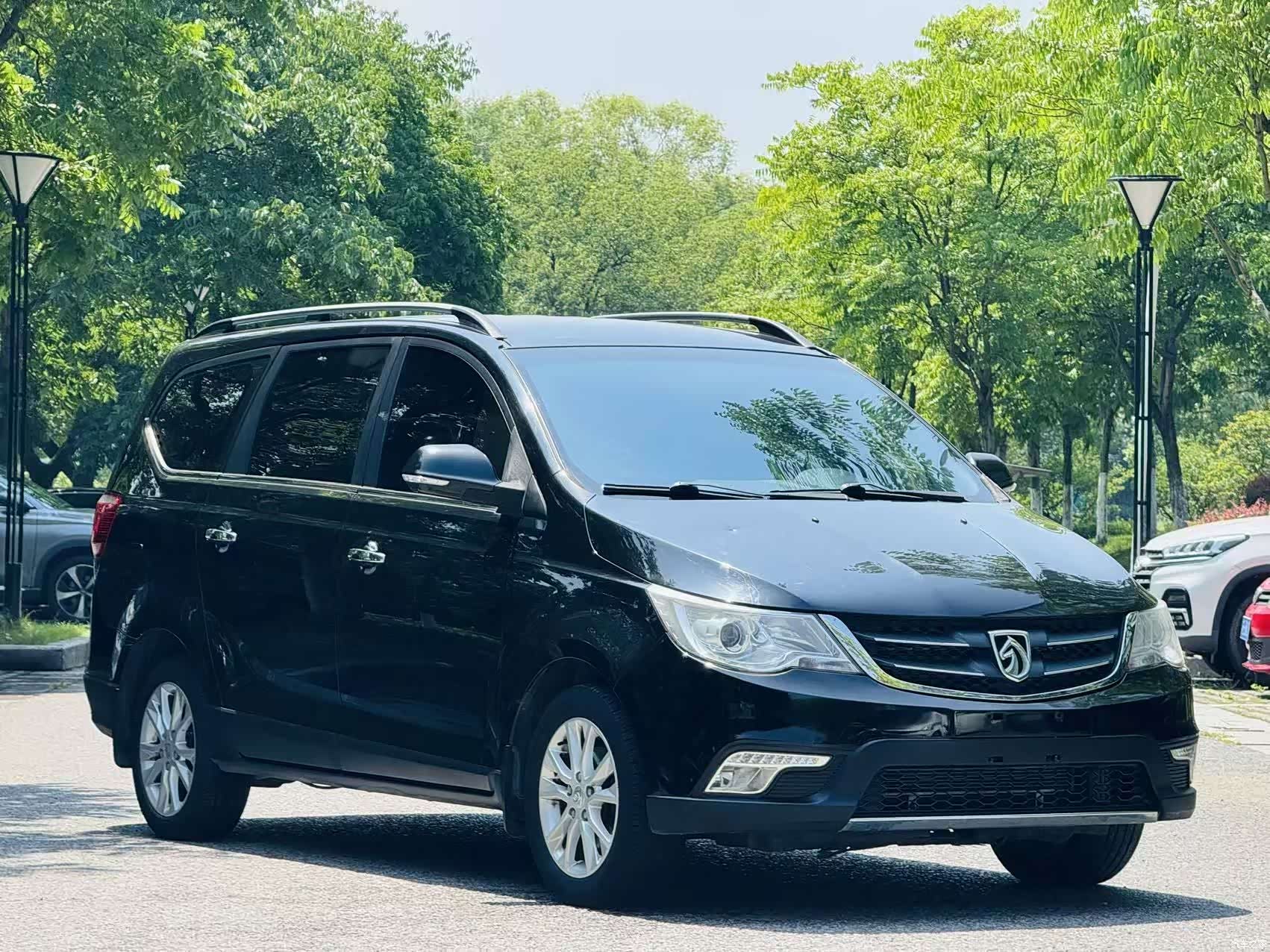 Wuling 730, 2015 3