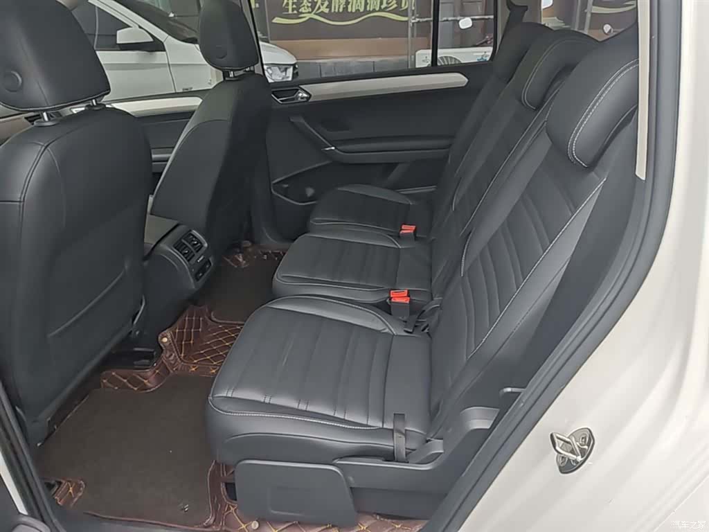 Volkswagen L, 2017 17