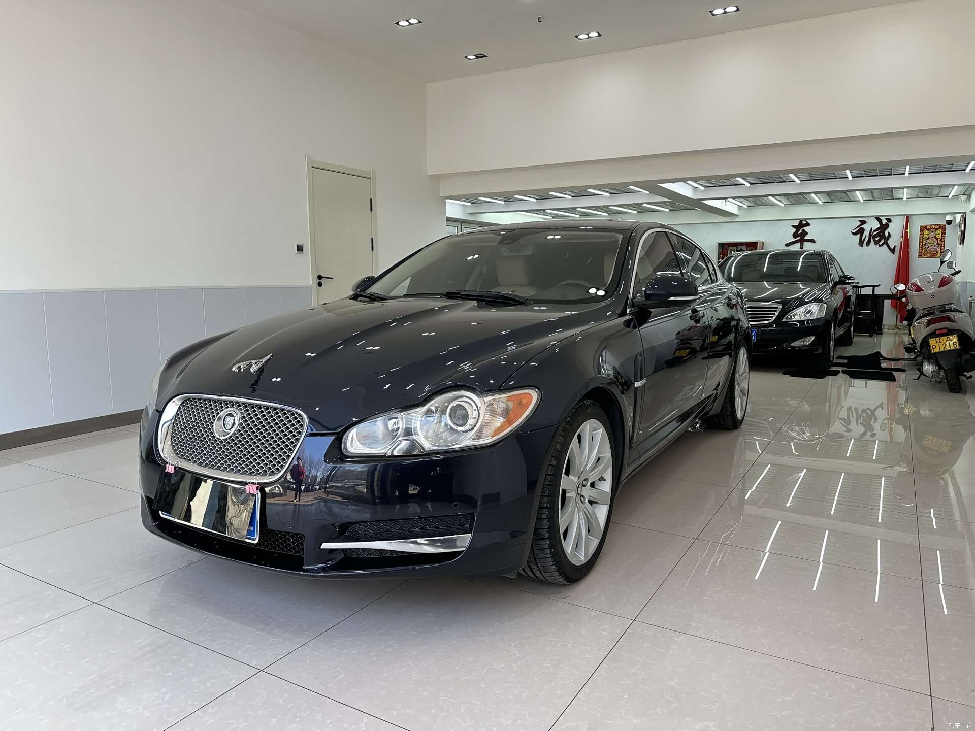 Jaguar XF, 2009 1